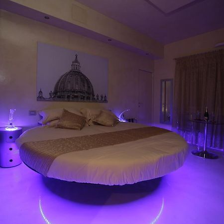 Myrome Vatican Roma Quarto foto