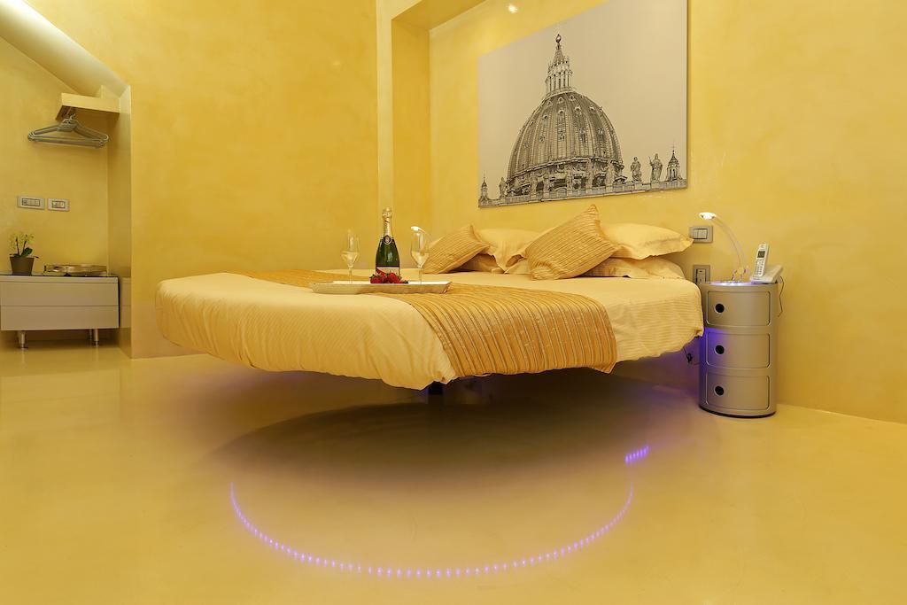 Myrome Vatican Roma Quarto foto