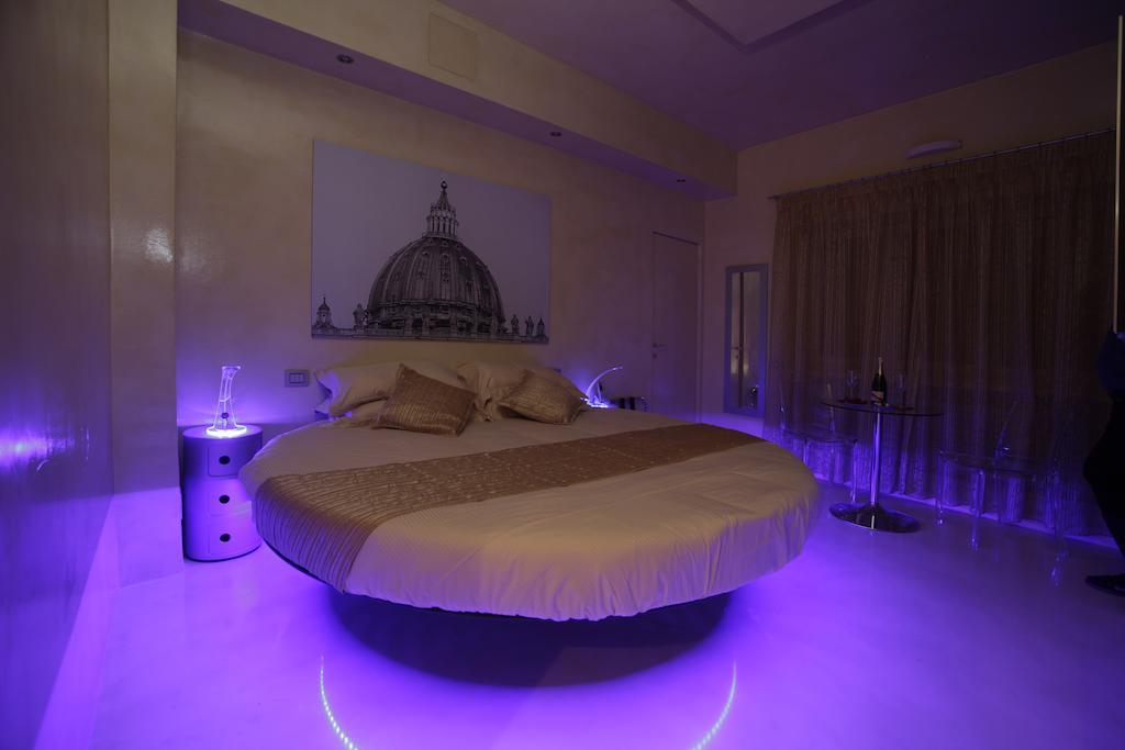 Myrome Vatican Roma Quarto foto